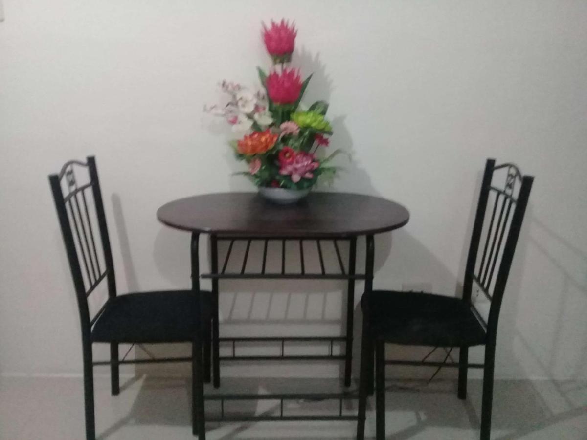Emmanuel'S Service Apartment Near The Airport Manila Eksteriør bilde