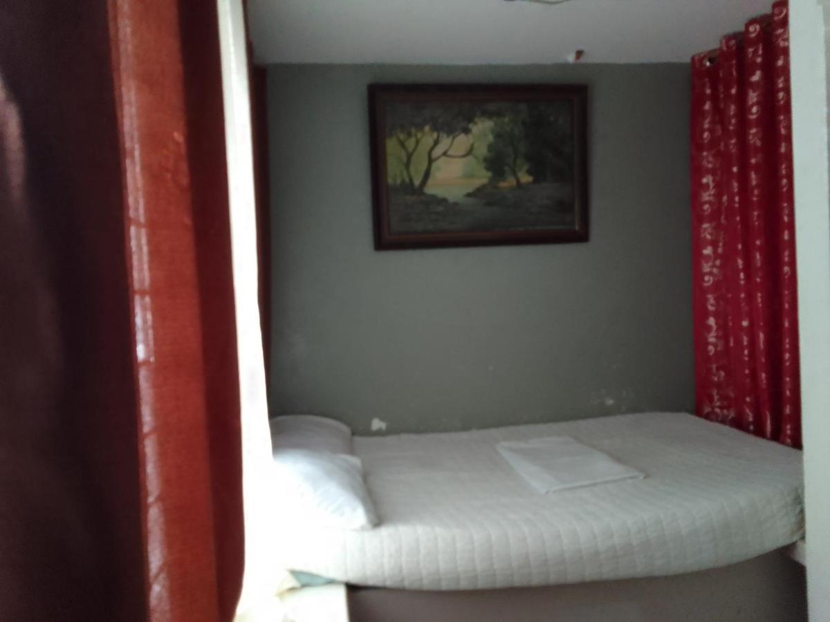 Emmanuel'S Service Apartment Near The Airport Manila Eksteriør bilde