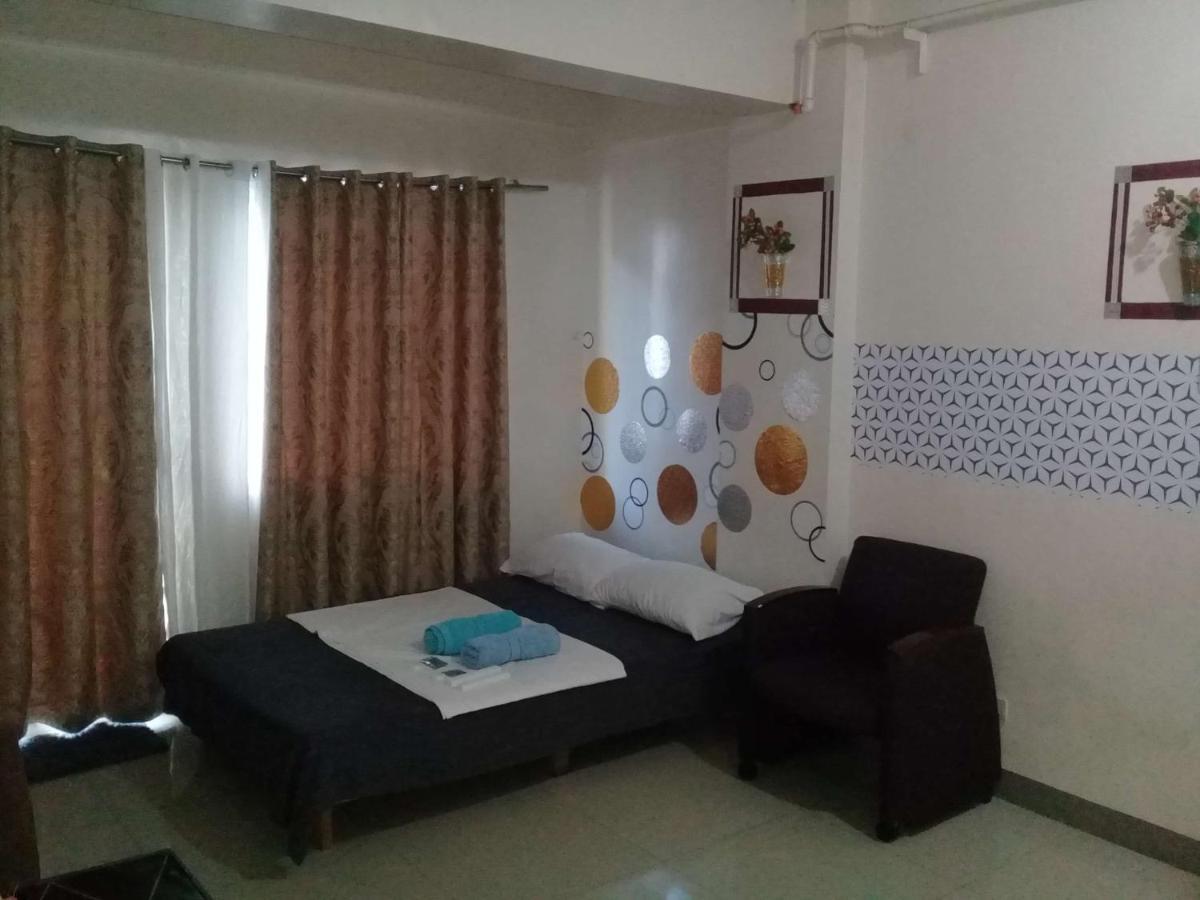 Emmanuel'S Service Apartment Near The Airport Manila Eksteriør bilde